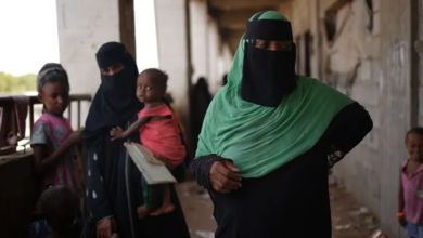 خطر المجاعة يلاحق النازحين اليمنيين: أزمة إنسانية متفاقمة