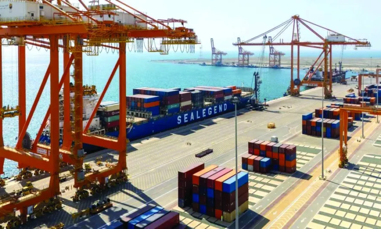 نمو إعادة التصدير السعودي في ظل اضطرابات الملاحة بهرمز