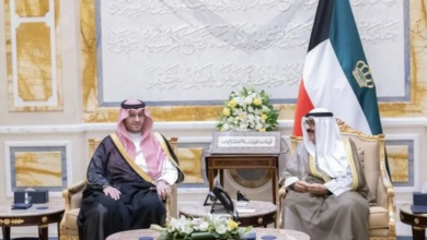 أمير الكويت يستقبل الأمير تركي بن محمد لبحث العلاقات الأخوية