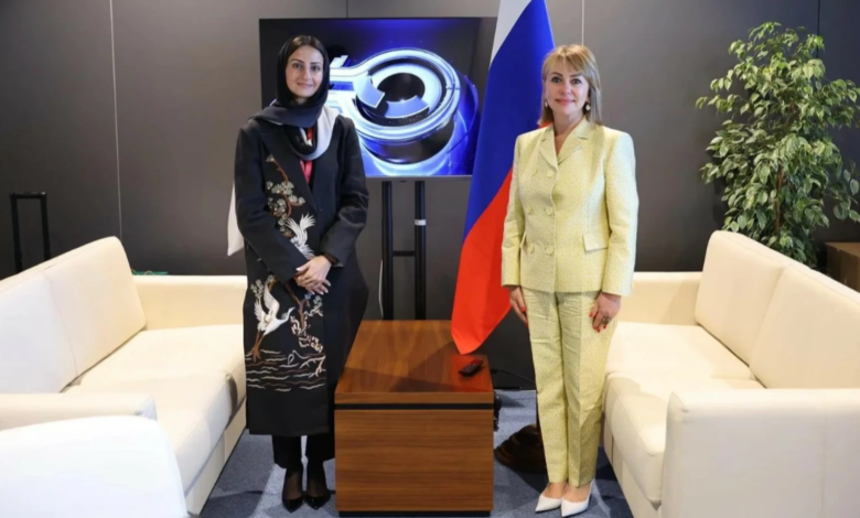 سارة بنت بندر تبحث مستقبل مجلس التمور الدولي مع روسيا