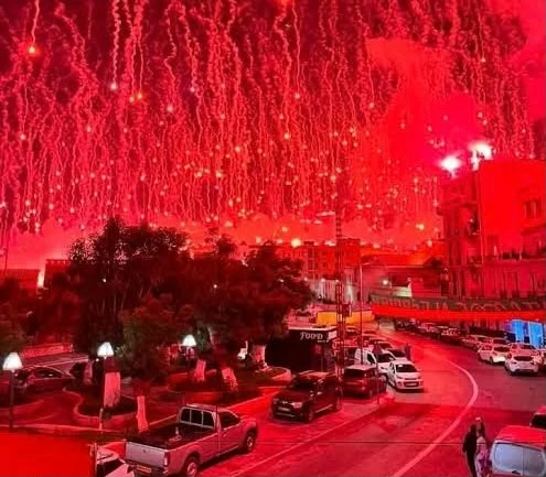 جماهير مولودية الجزائر تحتفل باللقب العاشر بعد غياب 14 عاماً