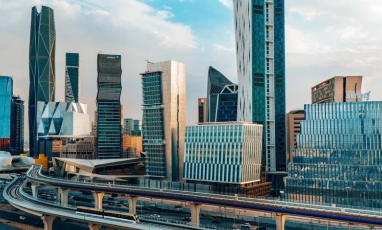 تقرير برنامج التحول الوطني 2025: قفزات اقتصادية ورقمية