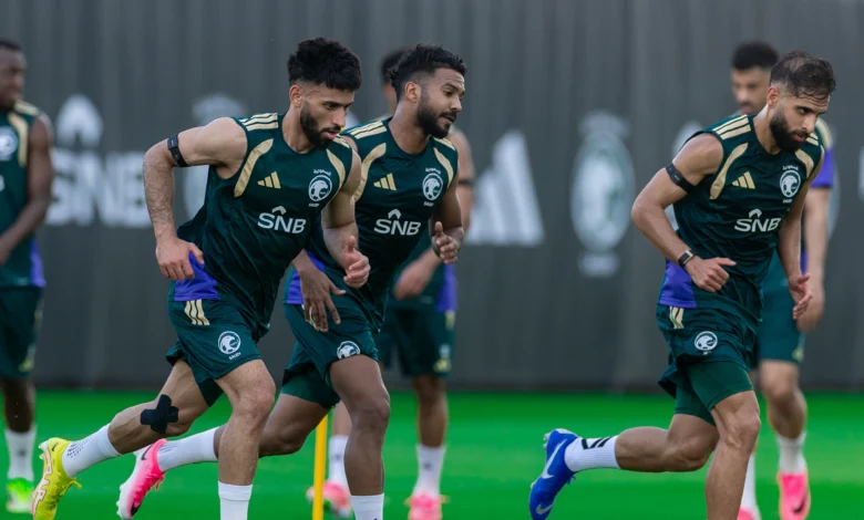 نواة المنتخب السعودي: 10 نجوم من مونديال 2022 يقودون حلم 2026