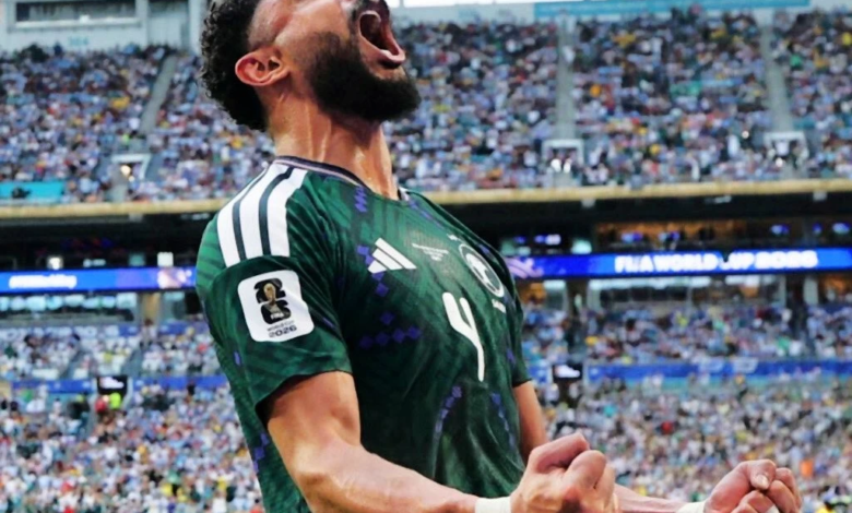عبدالإله العمري ينقذ السعودية بنقطة أمام أوروجواي بكأس العالم