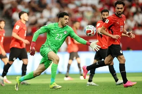 شوبير وحكيمي ضمن التشكيل المثالي لدور المجموعات بكأس العالم