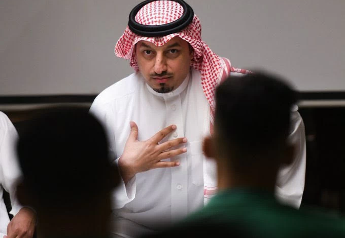 استقالة ياسر المسحل: مستقبل الكرة السعودية ومنصب الرئيس القادم