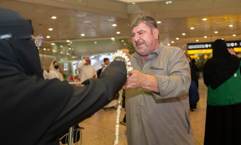 Banan Initiative welcomes pilgrims to the Holy House of God with jasmine in Dammam