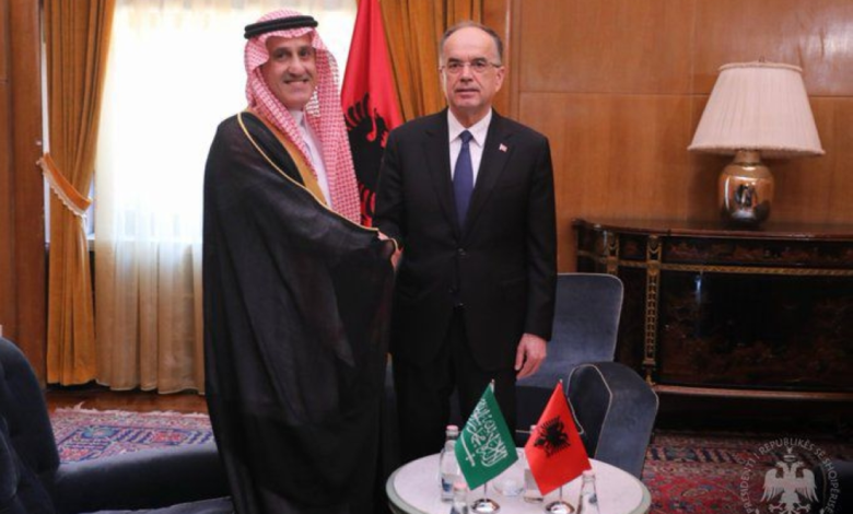 العلاقات السعودية الألبانية: السفير الماضي يبدأ مهامه رسميًا