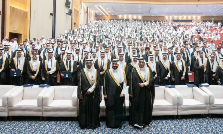 تكريم الطلبة المتميزين بالأحساء: 537 متفوقاً في حفل سفراء التميز