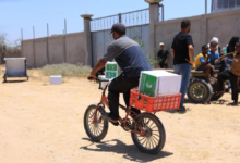 دعم الأمن الغذائي في دير البلح: توزيع مساعدات إغاثية عاجلة