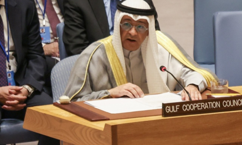 أمين مجلس التعاون يعزي في ضحايا سقوط مروحية أرامكو