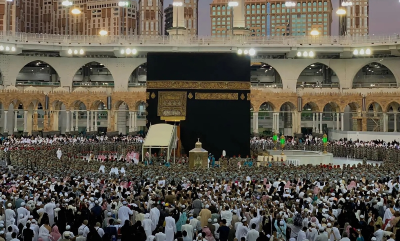 غسل الكعبة المشرفة: نائب أمير مكة يقود المراسم السنوية