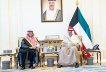 ولي عهد الكويت يستقبل الأمير تركي لتعزيز العلاقات الأخوية بين البلدين