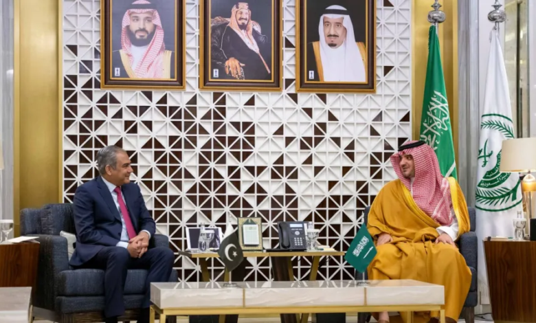 تعزيز التعاون الأمني السعودي الباكستاني لاستقرار المنطقة
