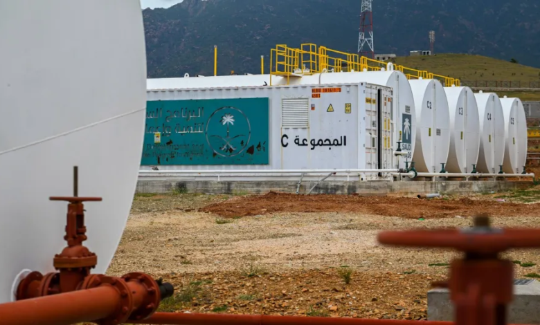سقطرى تستقبل 7.5 ألف طن ديزل ضمن المنحة السعودية