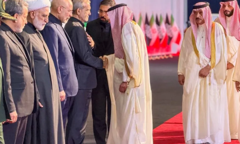 تعازي القيادة السعودية لإيران بعد وفاة رئيسي ودلالاتها
