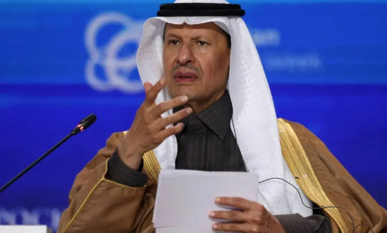 عبد العزيز بن سلمان يجمع حقيبتين وزاريتين.. دلالات وتاريخ