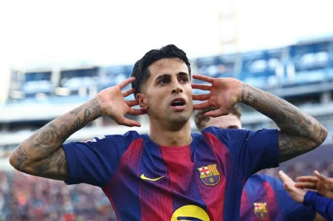 انتقال كانسيلو إلى برشلونة نهائياً: تفاصيل الصفقة وأهميتها