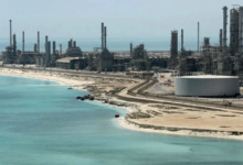 ضربات في العمق الإيراني: ترمب يأمر والنفط يقفز بأكثر من 3%