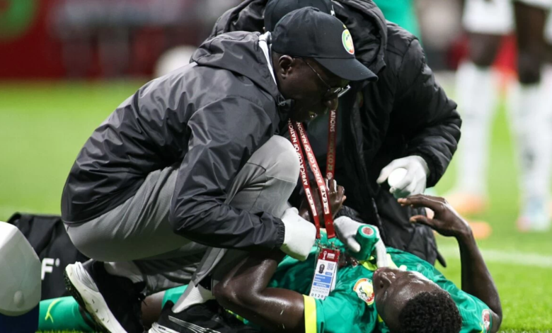 جدل طبيب منتخب السنغال: هل عالج أخصائي نساء نجوم أسود التيرانغا؟
