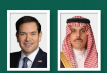 وزير الخارجية يبحث مستجدات الأوضاع الراهنة مع نظيره الأمريكي