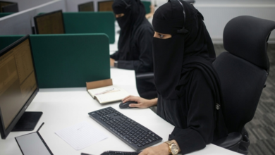 إجازة الموظف: حكم قضائي يمنع استخدامها كعقوبة ويحدد مدة التأجيل