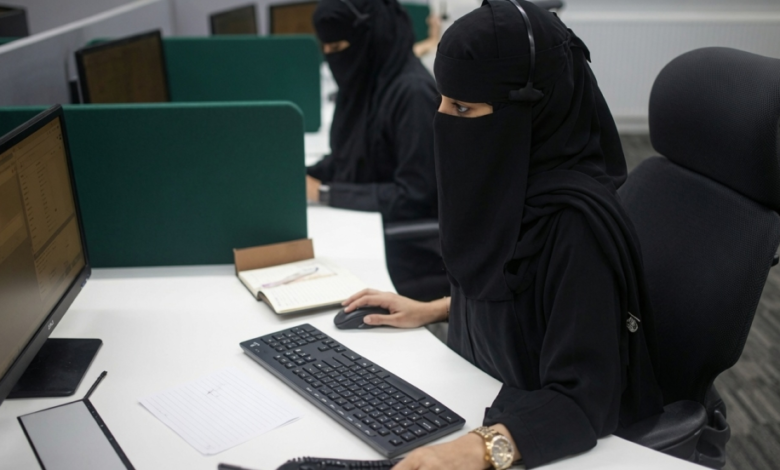 إجازة الموظف: حكم قضائي يمنع استخدامها كعقوبة ويحدد مدة التأجيل