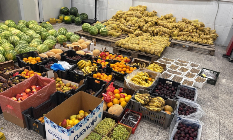 مصادرة فواكه وخضار في عسير: ضبط 3 أطنان مجهولة المصدر