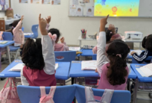 تحديد مدة اليوم الدراسي بـ 7 ساعات: قرار يوازن بين التعليم والأنشطة
