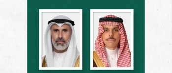 وزير الخارجية ونظيره الكويتي يبحثان تطورات الأوضاع الإقليمية