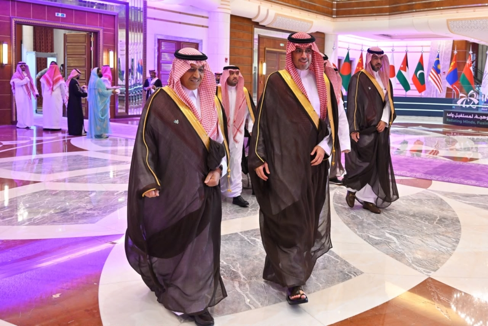 نيابةً عن نائب أمير مكة المكرمةً: محافظ جدة يفتتح أولمبياد العلوم النووية
