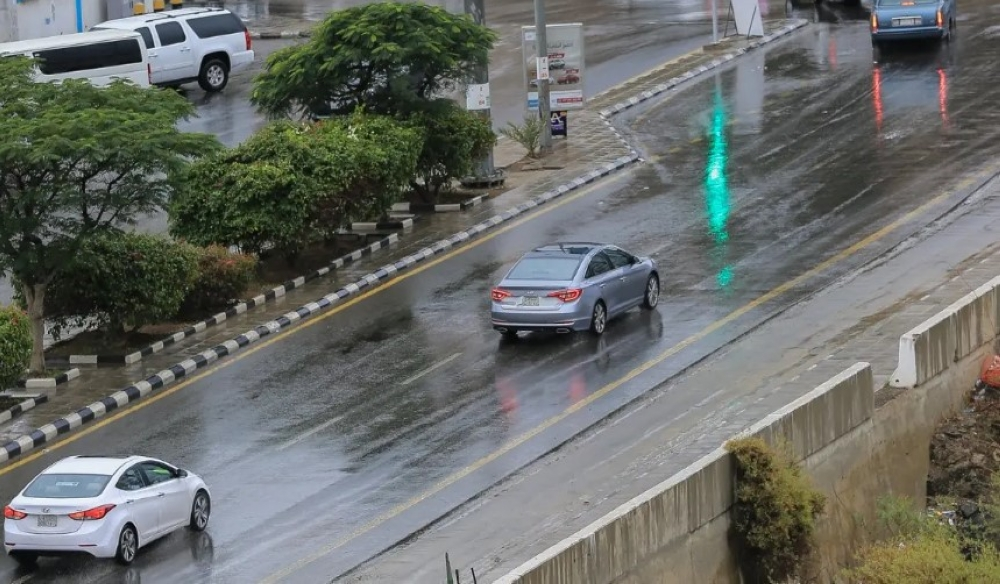 حتى 8 مساءً.. أمطار ورياح نشطة على منطقتي جازان والباحة - واس