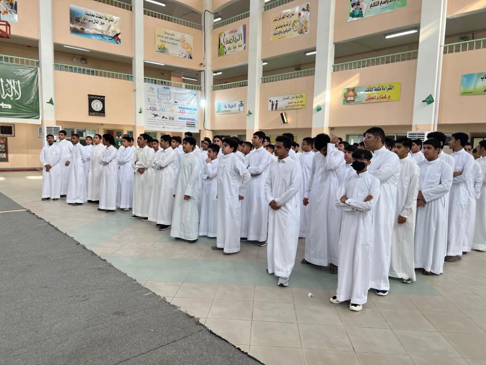 العقال اختياري.. «التعليم» تحدد الزي المدرسي والرياضي للمراحل التعليمية