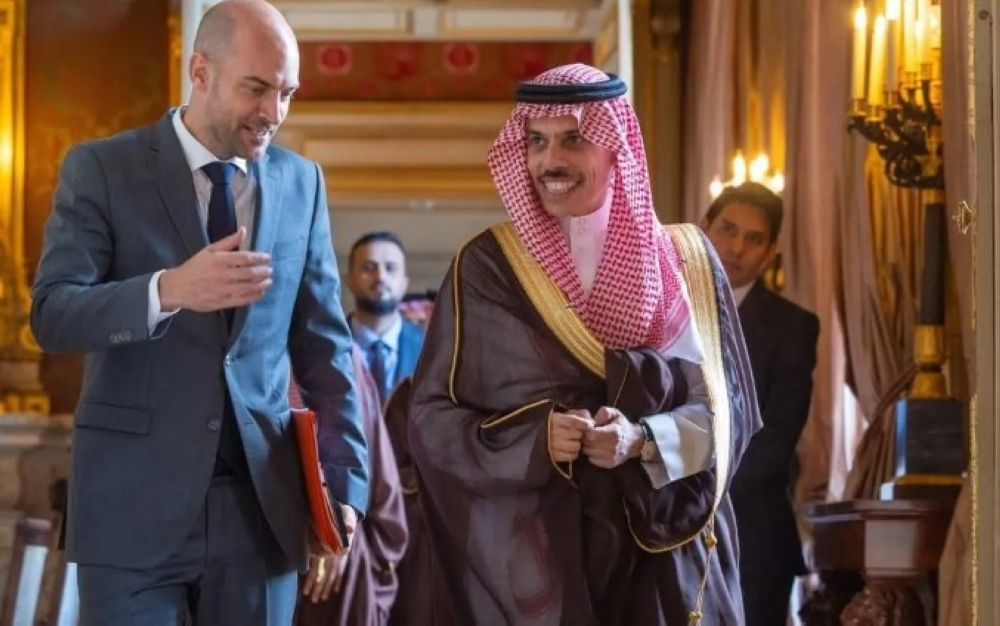 وزير الخارجية ونظيره الفرنسي يستعرضان سبل تعزيز العلاقات - واس
