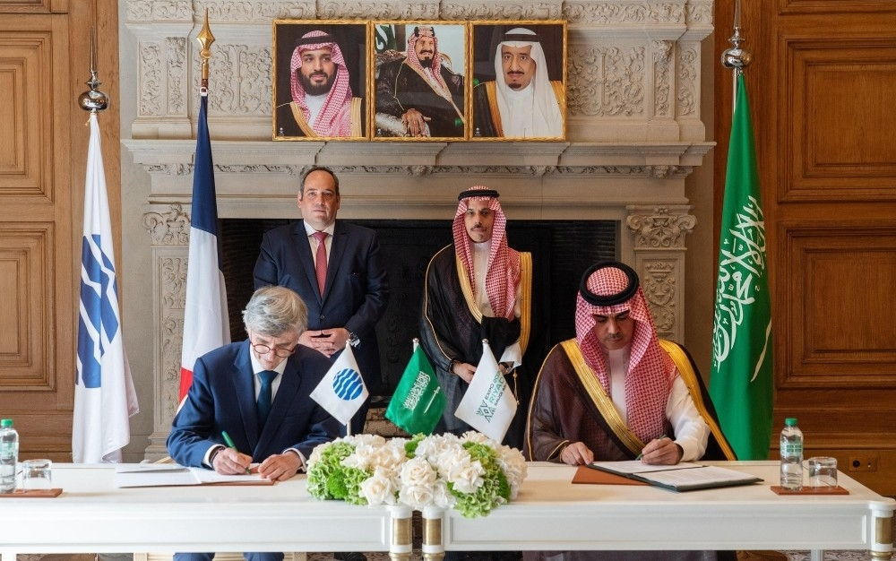 الأولى رسميًا.. فرنسا توقع عقد مشاركتها في إكسبو 2030 الرياض