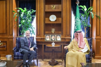 وزير الدولة للشؤون الخارجية يبحث الموضوعات المشتركة مع سفير البرازيل لدى المملكة