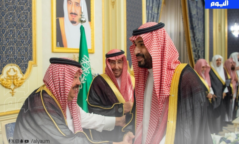 ولي العهد خلال استقباله الأمراء والعلماء وجمعًا من المواطنين - اليوم (4)