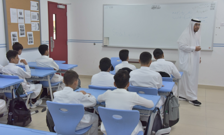 414 حصة للرياضيات و300 للعربية.. أعلى نماذج المرونة في الأول المتوسط