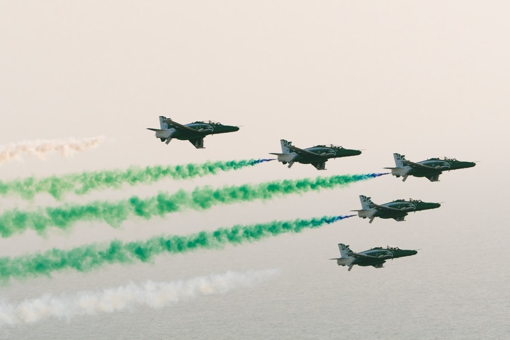 الرياض تحتفل باليوم الوطني بعروض عسكرية ومناورات جوية