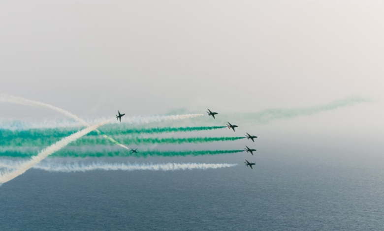 الرياض تحتفل باليوم الوطني بعروض عسكرية ومناورات جوية