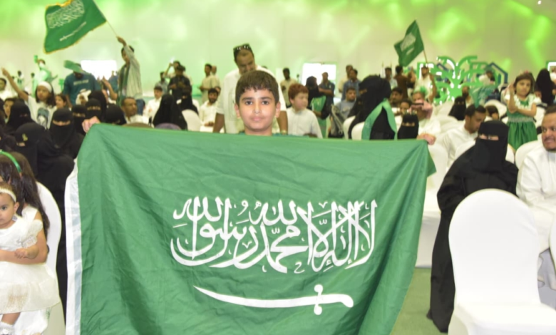 احتفالات اليوم الوطني في الدمام تشهد مشاركة واسعة من المواطنين والمقيمين - اليوم