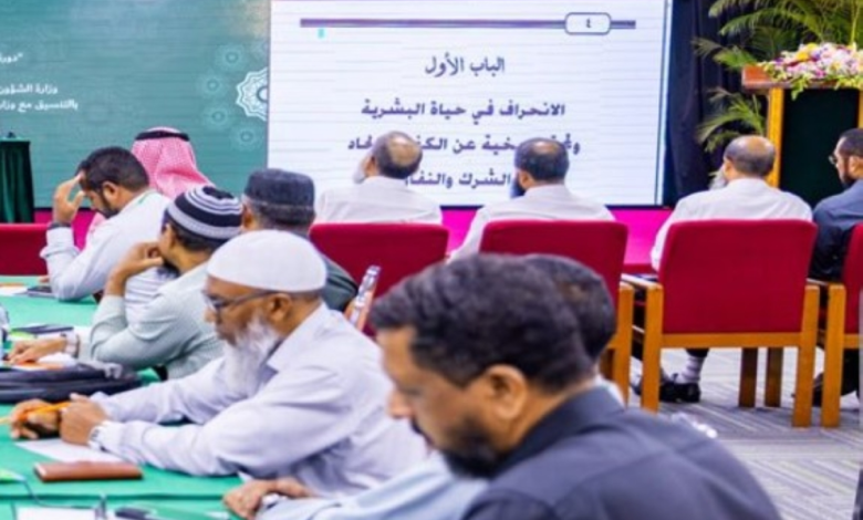 120 إمامًا وخطيبًا..